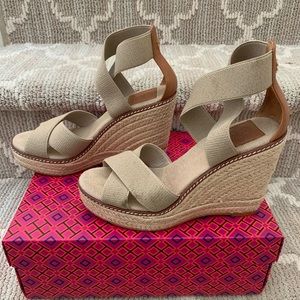 TORY BURCH - Frieda Platform Wedge Espadrille Sandals in Natural/ Tan